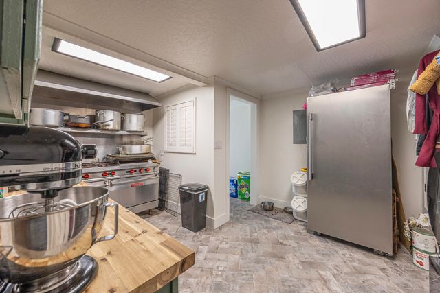 423 Caviar Drive, Fort Walton Beach, FL 32548