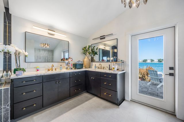 423 Caviar Drive, Fort Walton Beach, FL 32548