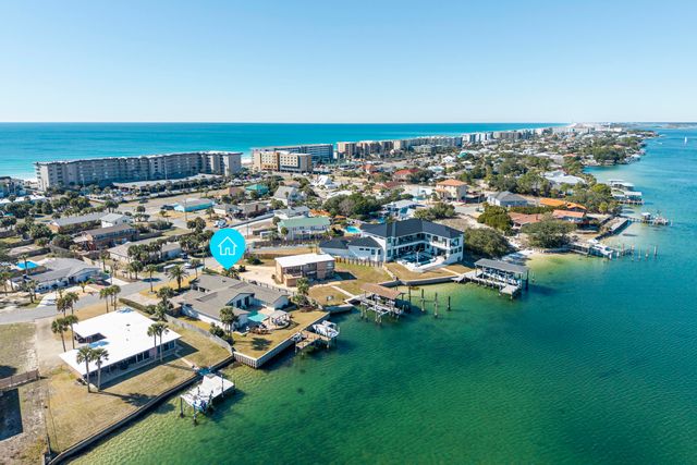 423 Caviar Drive, Fort Walton Beach, FL 32548