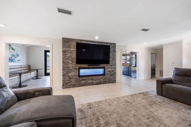 423 Caviar Drive, Fort Walton Beach, FL 32548