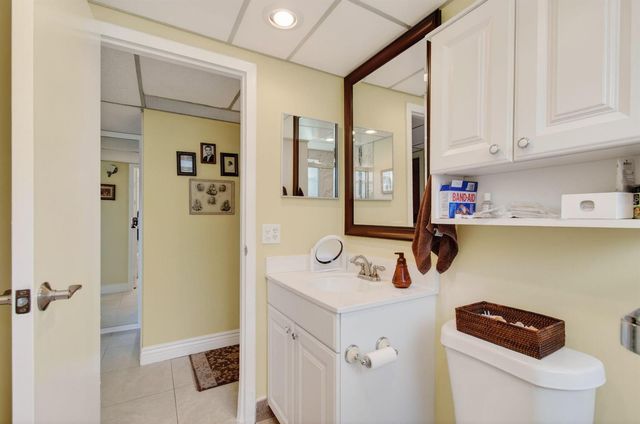 256 Flanders F, Delray Beach, FL 33484