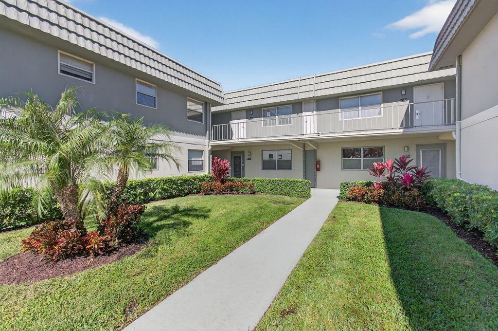 256 Flanders F, Delray Beach, FL 33484