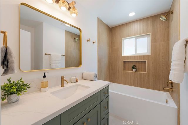 1018 N Wright, Santa Ana, CA 92701