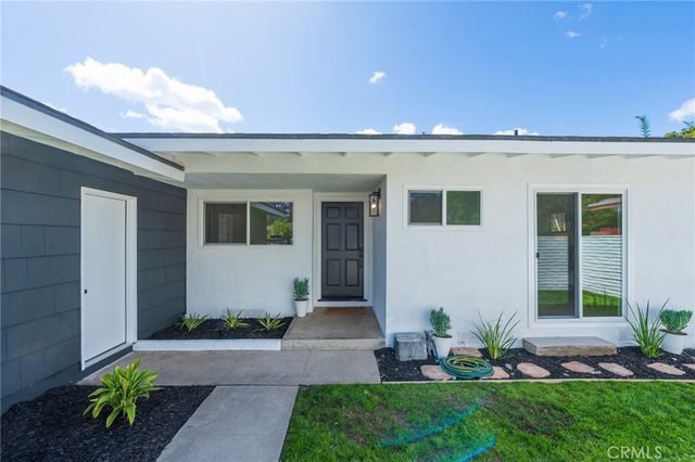 1018 N Wright, Santa Ana, CA 92701