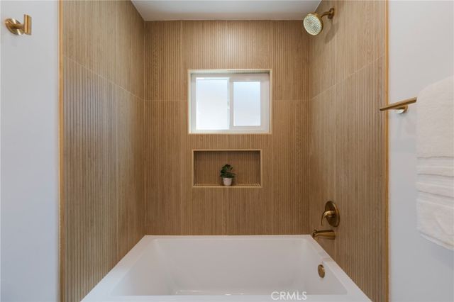 1018 N Wright, Santa Ana, CA 92701