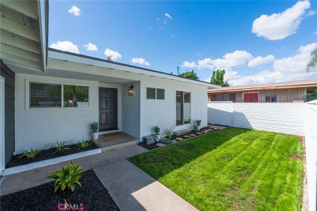 1018 N Wright, Santa Ana, CA 92701