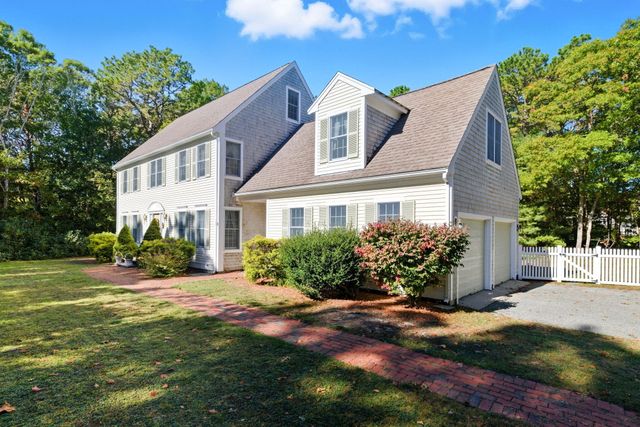 16 Cedar Street, Mashpee, MA 02649