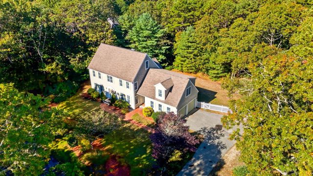 16 Cedar Street, Mashpee, MA 02649