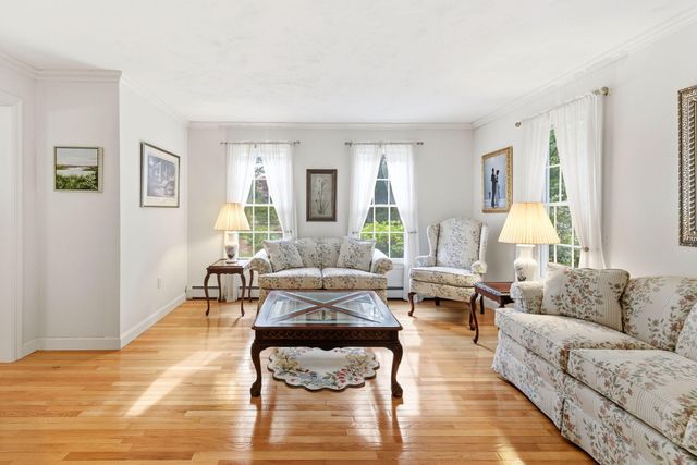 16 Cedar Street, Mashpee, MA 02649