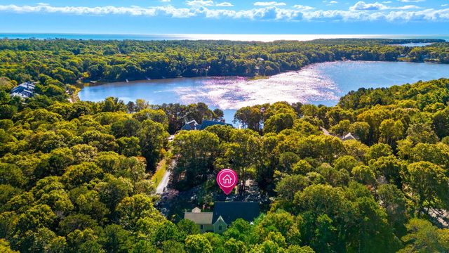 16 Cedar Street, Mashpee, MA 02649