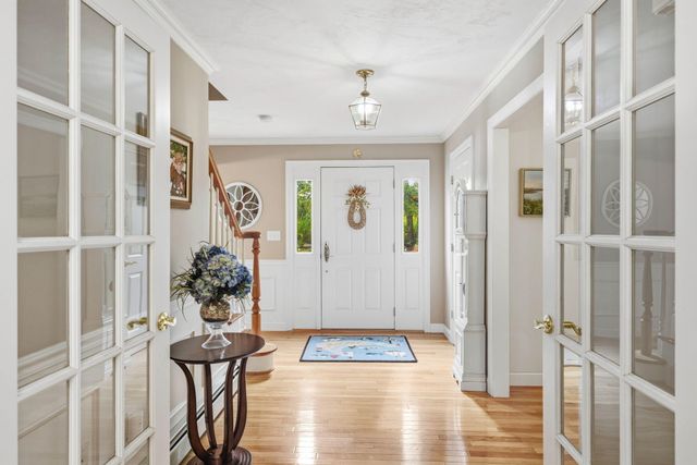 16 Cedar Street, Mashpee, MA 02649