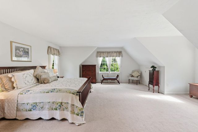 16 Cedar Street, Mashpee, MA 02649