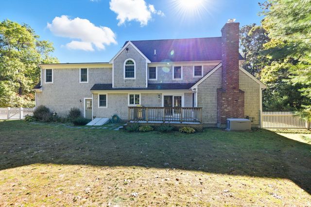 16 Cedar Street, Mashpee, MA 02649