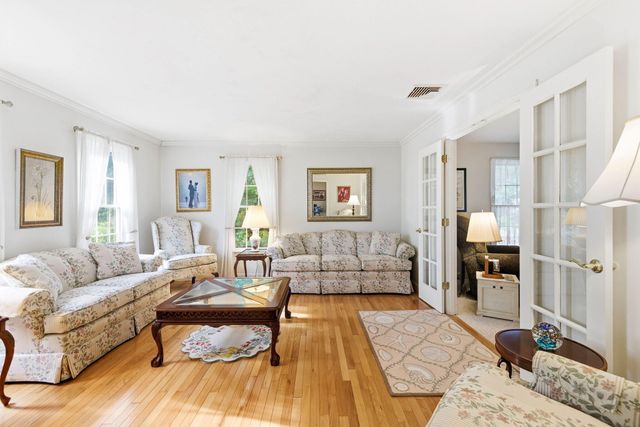 16 Cedar Street, Mashpee, MA 02649