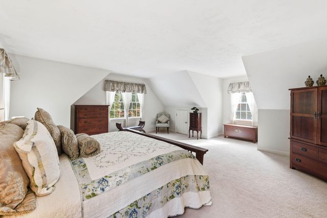 16 Cedar Street, Mashpee, MA 02649