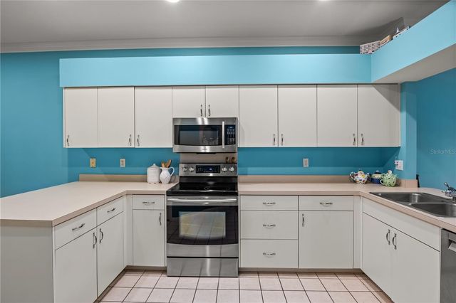 4 ENCLAVE DRIVE, Winter Haven, FL 33884