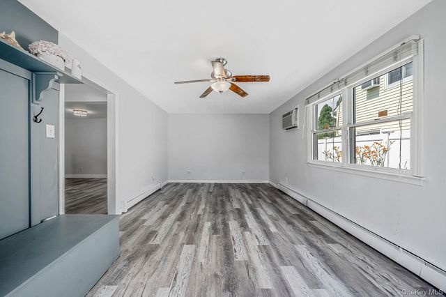 90 Twin Lane N, Wantagh, NY 11793
