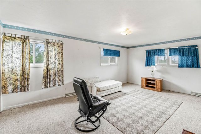 2489 10 Mile Road, Sparta, MI 49345