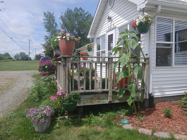 2489 10 Mile Road, Sparta, MI 49345