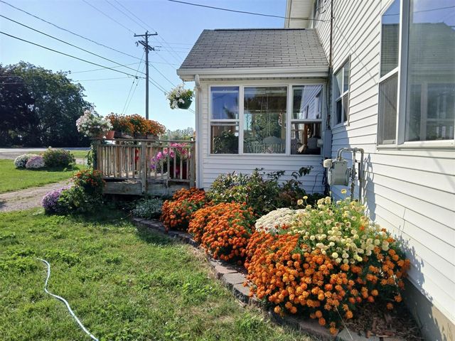 2489 10 Mile Road, Sparta, MI 49345