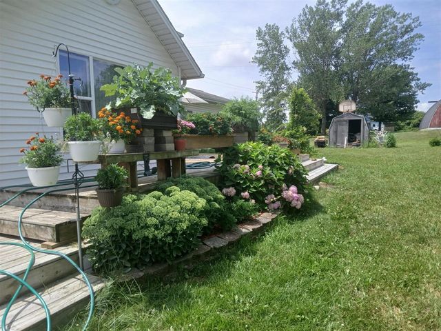 2489 10 Mile Road, Sparta, MI 49345