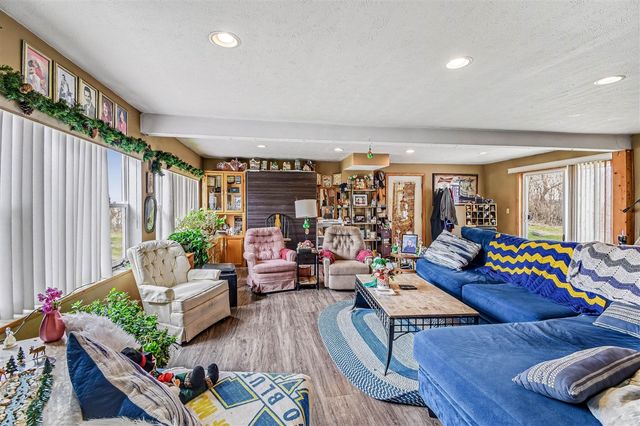 2489 10 Mile Road, Sparta, MI 49345