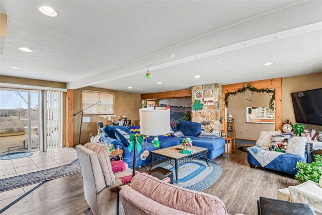 2489 10 Mile Road, Sparta, MI 49345