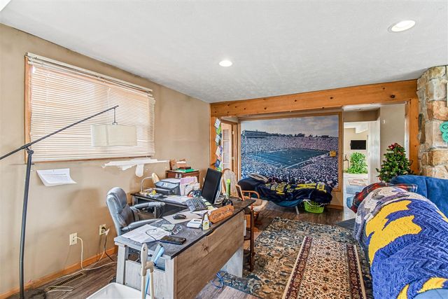 2489 10 Mile Road, Sparta, MI 49345