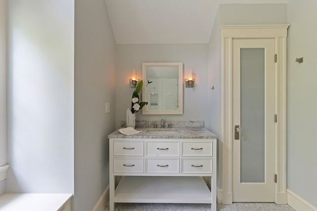 93 Manchester Rd, Newton, MA 02461