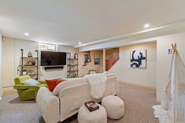 93 Manchester Rd, Newton, MA 02461