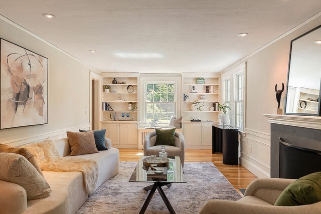 93 Manchester Rd, Newton, MA 02461