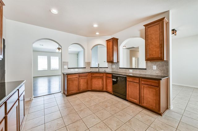 2539 Blue Heron Circle, Seabrook, TX 77586