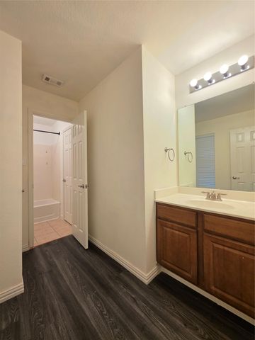 148 Black Cap RUN, Buda, TX 78610