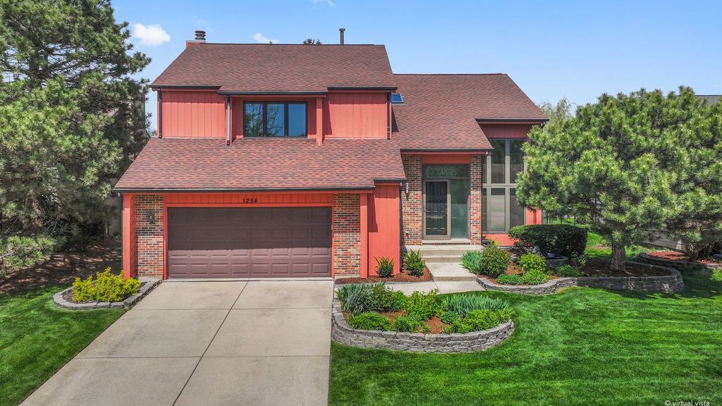 Image 1 of property listing at 1254 Golf View Drive, Woodridge, IL 60517