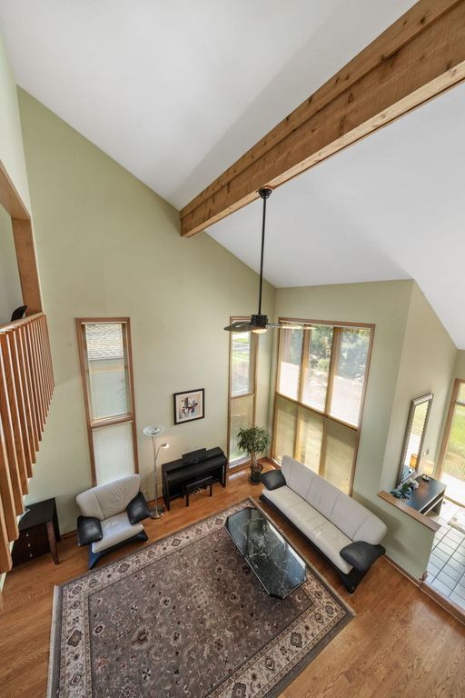 Image 16 of property listing at 1254 Golf View Drive, Woodridge, IL 60517