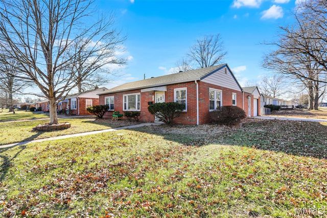 1403 Madison Avenue, Edwardsville, IL 62025