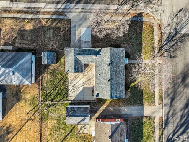 1403 Madison Avenue, Edwardsville, IL 62025