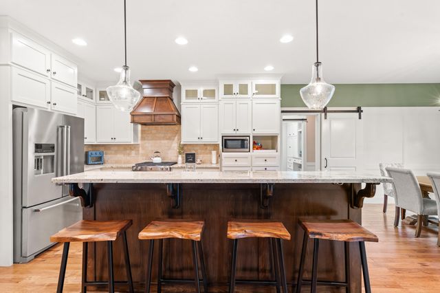 3767 Sunleaf Avenue, Medford, OR 97504