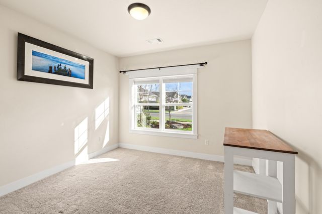 3767 Sunleaf Avenue, Medford, OR 97504