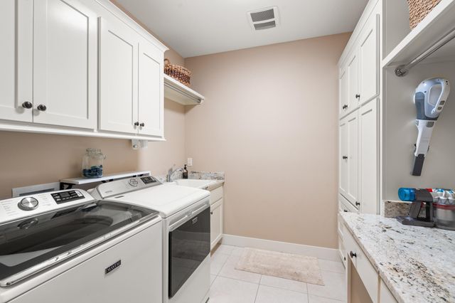 3767 Sunleaf Avenue, Medford, OR 97504