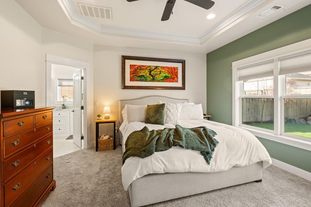 3767 Sunleaf Avenue, Medford, OR 97504