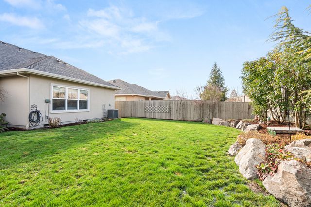 3767 Sunleaf Avenue, Medford, OR 97504