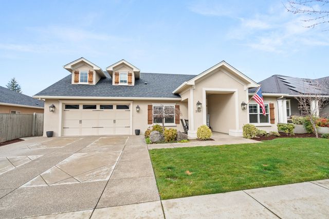 3767 Sunleaf Avenue, Medford, OR 97504