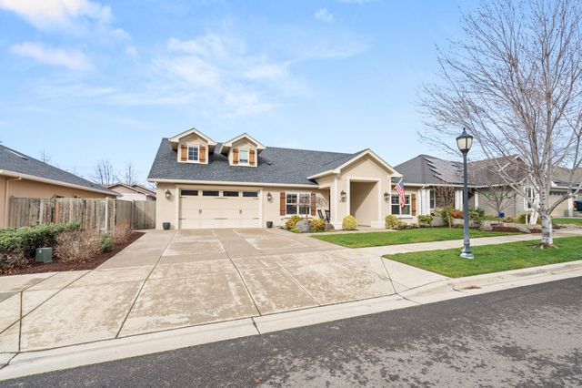 3767 Sunleaf Avenue, Medford, OR 97504