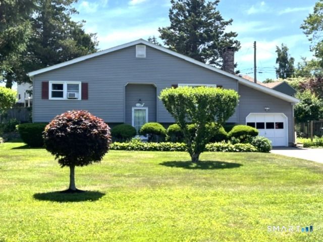 122 Black Point Road, East Lyme, CT 06357