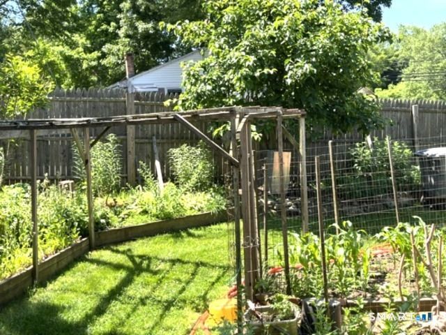 122 Black Point Road, East Lyme, CT 06357
