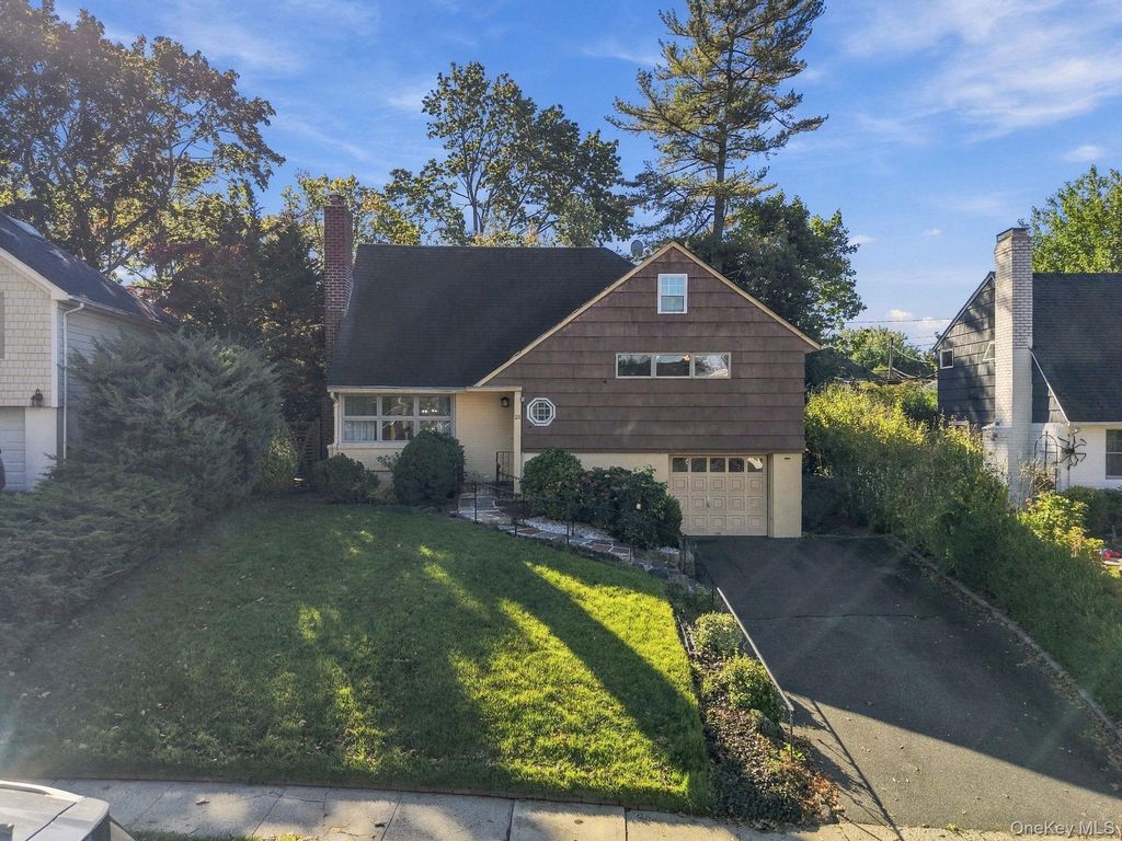 21 Revere Road, Port Washington, NY 11050 — photo 2