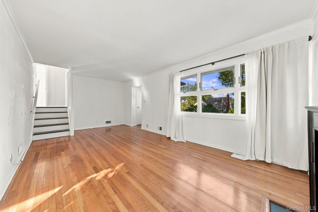 21 Revere Road, Port Washington, NY 11050 — photo 3