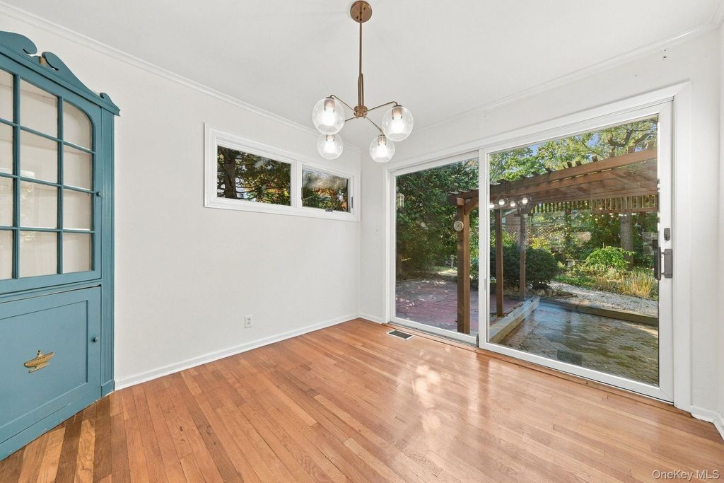 21 Revere Road, Port Washington, NY 11050 — photo 5