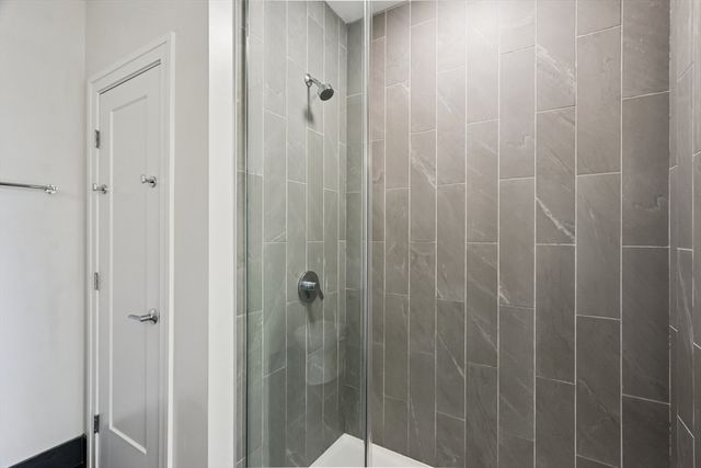 77 New 102-H, Cambridge, MA 02138